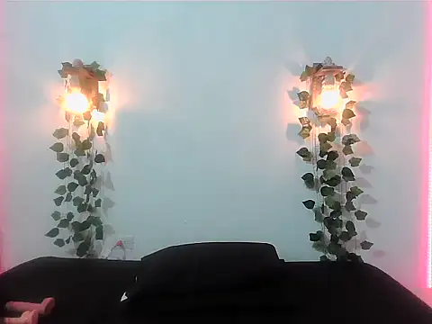 Naty1gomez online show from May 14, 2026, 2:19 am