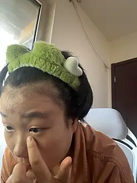 Fengbaby-555 online show from November 25, 2025, 5:52 am