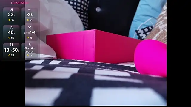 LunaLuxe1 online show from February 2, 2026, 2:27 pm