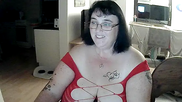 Snapshot of Minou1610 chatting on October 8, 2025, 6:30 pm Minou1610 online show from October 8, 2025, 6:30 pm