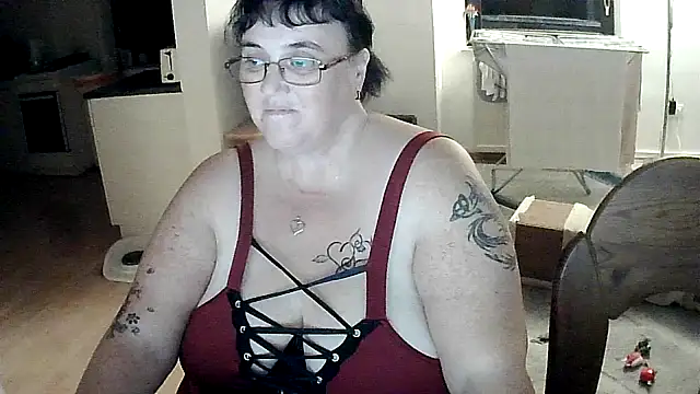 Snapshot of Minou1610 chatting on October 2, 2025, 6:33 pm Minou1610 online show from October 2, 2025, 6:33 pm