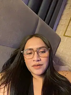 yourdevilsweettsx online show from November 4, 2025, 3:27 pm