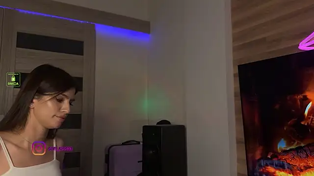 Snapshot of SofI-Play chatting on September 11, 2025, 7:47 pm SofI-Play online show from September 11, 2025, 7:47 pm