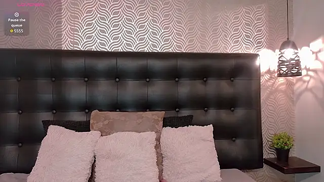 NaiaraMasson  online show from March 11, 2026, 12:21 pm