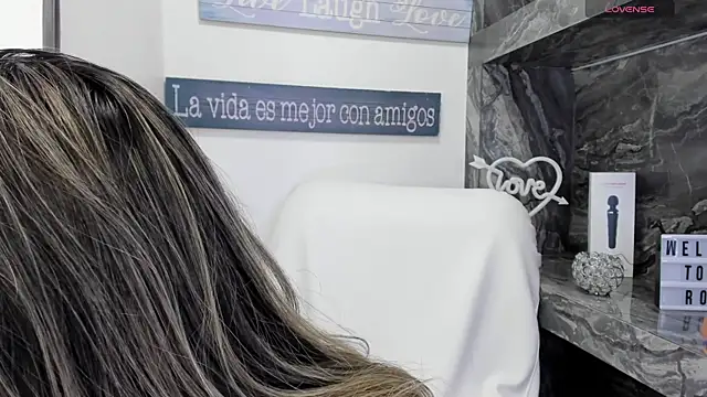 Snapshot of foxy_zoe chatting on November 14, 2025, 6:11 pm foxy zoe online show from November 14, 2025, 6:11 pm