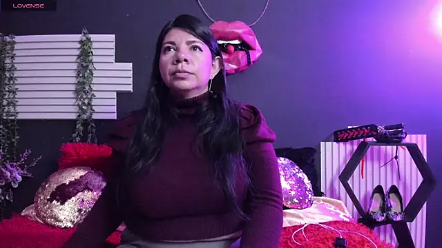 Snapshot of kinky_momm chatting on June 23, 2026, 2:26 pm kinky momm online show from June 23, 2026, 2:26 pm