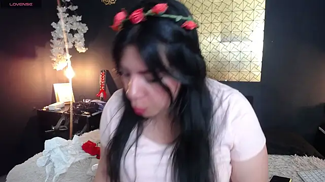 kinky momm online show from November 21, 2025, 4:17 pm