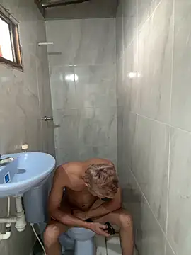 Boy hot- online show from March 2, 2026, 8:49 pm