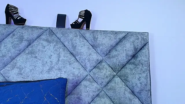 Shantey Laurent online show from November 14, 2025, 12:42 pm