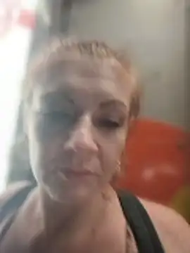 nakedgarbageperson online show from May 17, 2026, 10:37 am