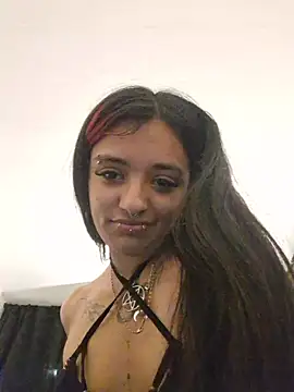 carolinerue online show from May 16, 2026, 1:37 am