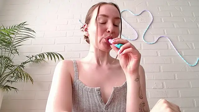 WhitePrincessLuna online show from March 29, 2026, 1:02 pm