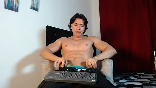 Snapshot of adriel_escalante chatting on December 5, 2025, 3:16 am adriel escalante online show from December 5, 2025, 3:16 am