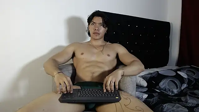 Snapshot of adriel_escalante chatting on December 23, 2025, 3:28 am adriel escalante online show from December 23, 2025, 3:28 am