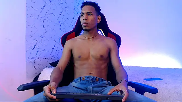 lorian vikel online show from November 26, 2025, 9:04 pm