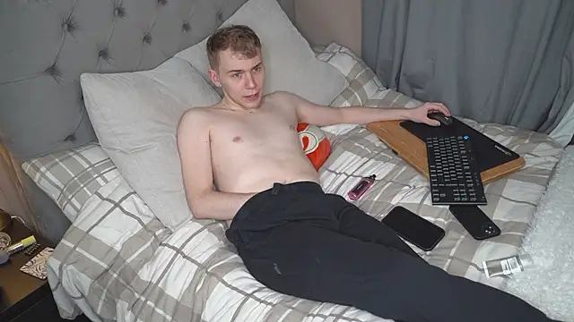 scottishtwink01 online show from March 29, 2026, 11:50 pm