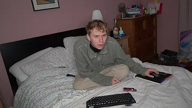 scottishtwink01 online show from November 7, 2025, 3:05 pm