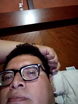 Santiagoqro85 online show from October 9, 2025, 3:29 am