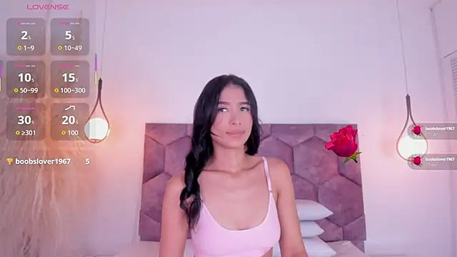 nicol giraldoo online show from July 25, 2026, 3:47 am
