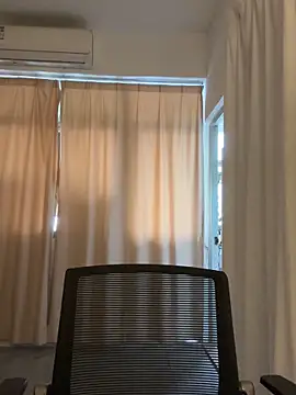 wly2028 online show from November 30, 2025, 6:03 am