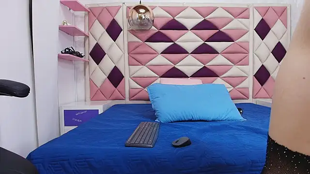 abbyrouss  online show from September 10, 2025, 3:38 am