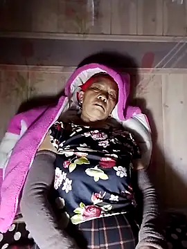 -Xuka-200 online show from November 5, 2025, 10:13 pm