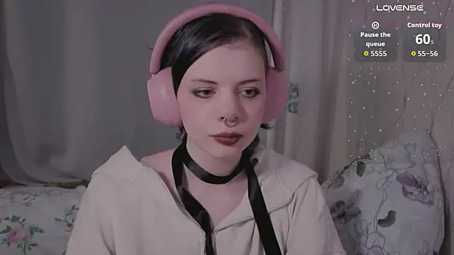 Snapshot of Alice_Zev chatting on June 21, 2026, 10:37 pm Alice Zev online show from June 21, 2026, 10:37 pm