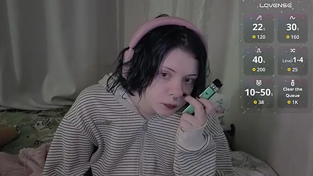 Snapshot of Alice_Zev chatting on July 16, 2026, 11:35 pm Alice Zev online show from July 16, 2026, 11:35 pm