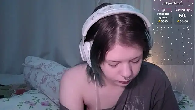 Snapshot of Alice_Zev chatting on February 2, 2026, 4:55 am Alice Zev online show from February 2, 2026, 4:55 am