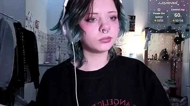 Snapshot of Alice_Zev chatting on February 8, 2026, 11:24 pm Alice Zev online show from February 8, 2026, 11:24 pm