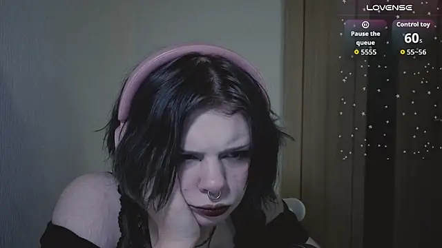 Snapshot of Alice_Zev chatting on June 25, 2026, 11:21 pm Alice Zev online show from June 25, 2026, 11:21 pm