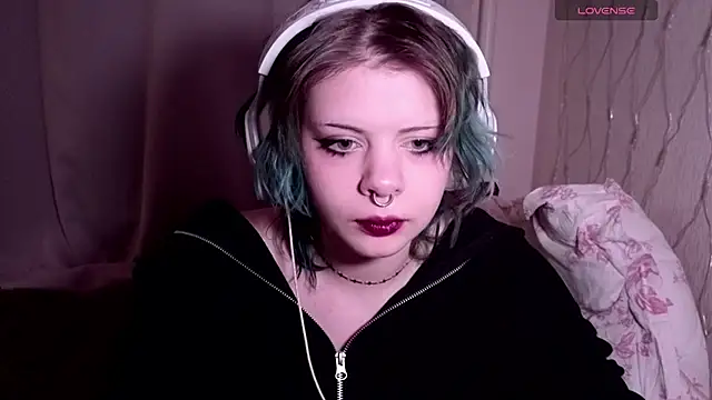 Snapshot of Alice_Zev chatting on February 5, 2026, 11:11 pm Alice Zev online show from February 5, 2026, 11:11 pm