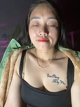 chipp-bong online show from November 18, 2025, 1:03 pm