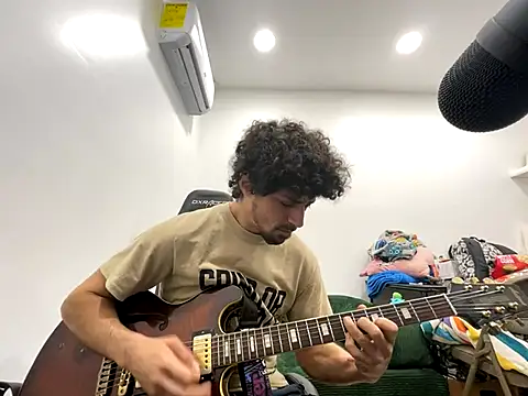 Snapshot of Stringin69 chatting on November 30, 2025, 8:20 pm Stringin69 online show from November 30, 2025, 8:20 pm