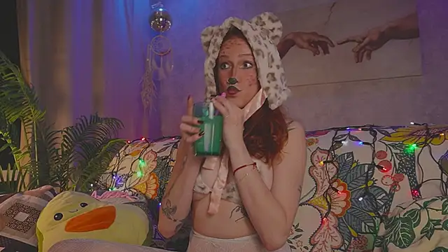 Snapshot of Charming_winky chatting on October 23, 2025, 5:33 pm Charming winky online show from October 23, 2025, 5:33 pm