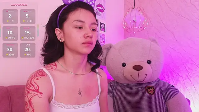 april bennett online show from November 4, 2025, 12:20 pm