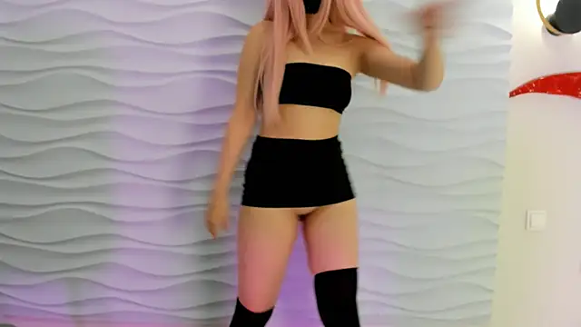 yanyaan online show from December 5, 2025, 8:39 pm