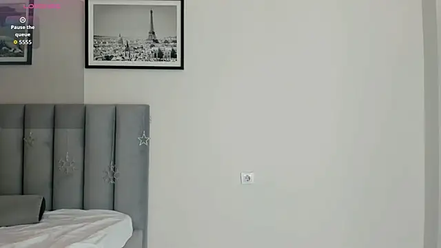 yanyaan online show from February 18, 2026, 8:27 pm