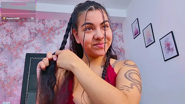 Snapshot of Luna_Riddle chatting on September 28, 2025, 12:12 pm Luna Riddle online show from September 28, 2025, 12:12 pm