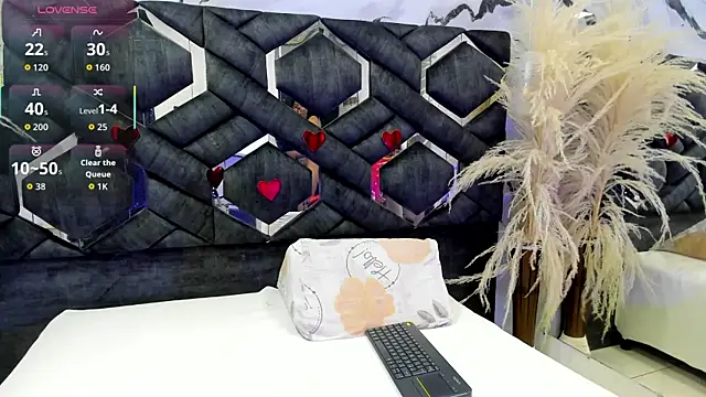 Amy Dowson online show from October 15, 2025, 2:25 pm