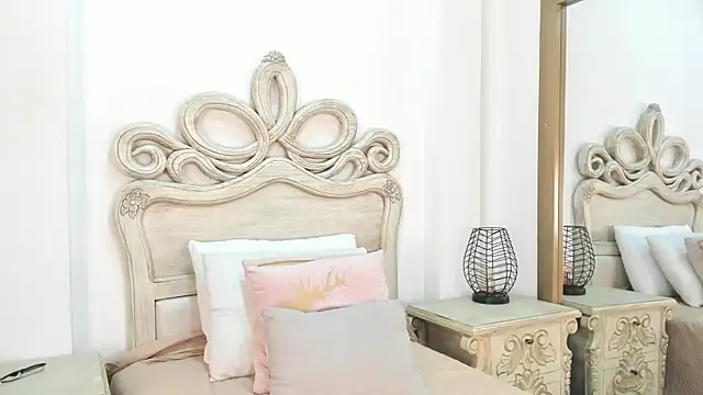 michell blakke online show from December 5, 2025, 11:42 am