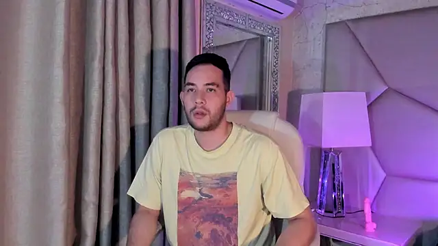 Snapshot of matti_de_lucaa chatting on September 13, 2025, 5:02 pm matti de lucaa online show from September 13, 2025, 5:02 pm