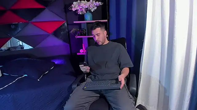 Snapshot of matti_de_lucaa chatting on September 26, 2025, 5:42 pm matti de lucaa online show from September 26, 2025, 5:42 pm