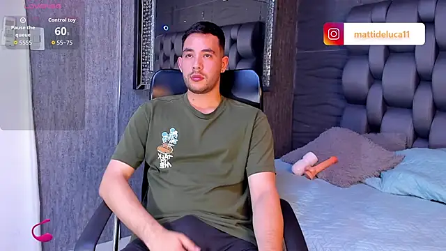 Snapshot of matti_de_lucaa chatting on October 18, 2025, 5:37 pm matti de lucaa online show from October 18, 2025, 5:37 pm