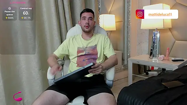 Snapshot of matti_de_lucaa chatting on October 6, 2025, 5:35 pm matti de lucaa online show from October 6, 2025, 5:35 pm