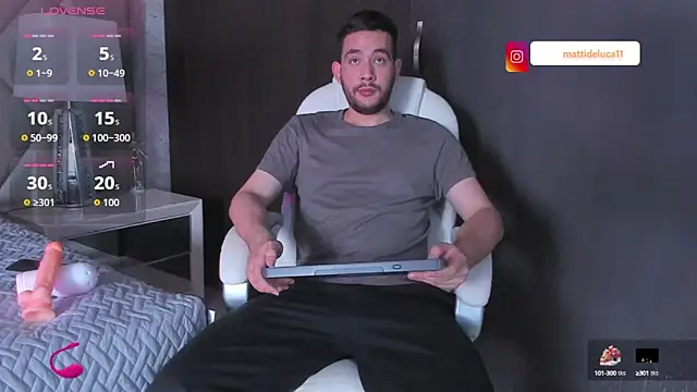 Snapshot of matti_de_lucaa chatting on October 15, 2025, 5:43 pm matti de lucaa online show from October 15, 2025, 5:43 pm