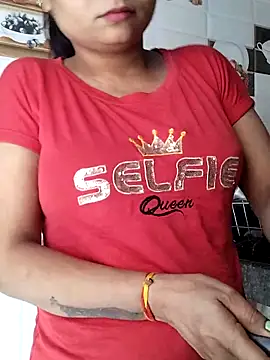 Hot-Pooja25 online show from April 24, 2026, 1:40 am