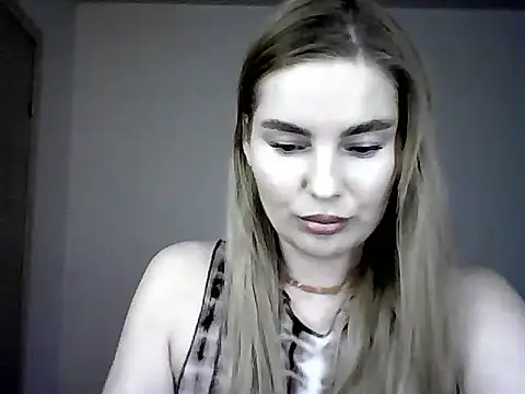 Zeriellee online show from May 13, 2026, 1:29 pm