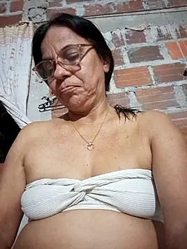 Lucerito-Hot online show from December 1, 2025, 2:23 am