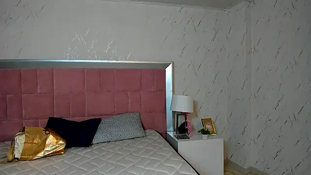 RobinBennett online show from November 7, 2025, 5:12 am